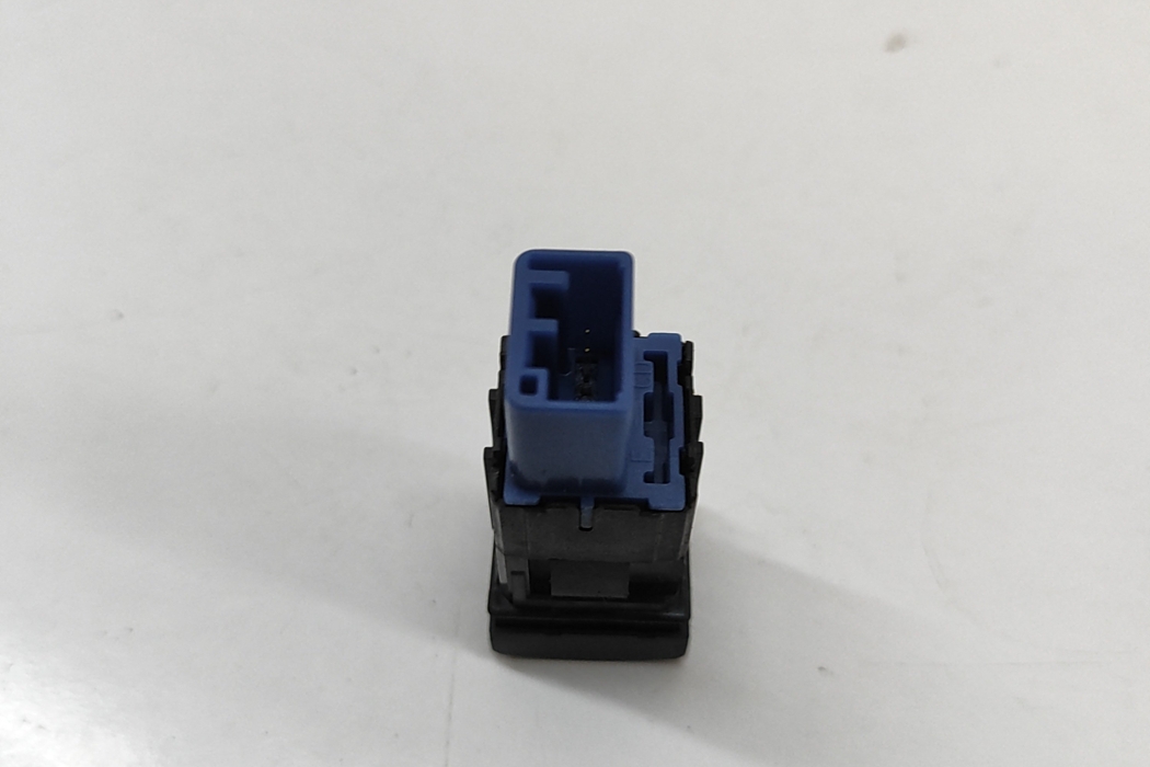 TOYOTA RAV4 5 generation (XA50) (2018-2024) Fuel tank open switch 84841-33040 31986392