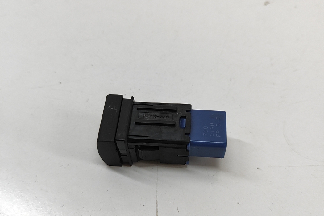 TOYOTA RAV4 5 generation (XA50) (2018-2024) Fuel tank open switch 84841-33040 31986392