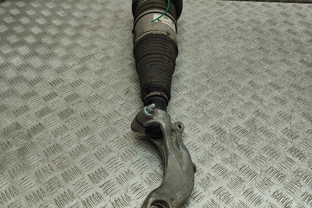 AUDI Q7 4M (2015-2024) Front Right Air Shock Absorber 4M0616039AC 32045272