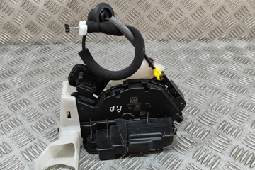 AUDI A3 8Y (2020-2024) Priekšējo labo durvju slēdzene 5TC837016D 25683366