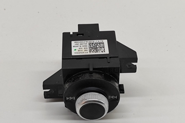 AUDI Q2 1 generation (2016-2024) Кнопки музичного плеєра 81C919616A 28294220