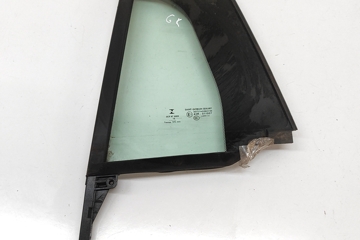 INFINITI Q30 1 generation (2016-2020) Rear door left-hand window 82221-5DA0A 31517386