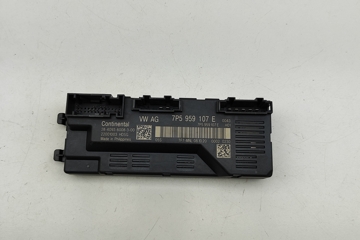 PORSCHE Macan 1 generation (2013-2023) Aizmugurējā vāka / bagāžnieka vadības bloks 7P5959107E,2840936008300 31539640
