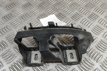 MERCEDES-BENZ C-Class W205/S205/C205 (2014-2023) Aizmugurējā labā bampera stiprinājums A2058852065 31556016