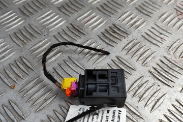 AUDI A6 C7/4G (2010-2020) Safety Battery Terminal (SBK) 4F0915519 31976341