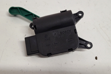AUDI A4 B6/8E (2000-2005) Air flap motor 0132801303 28163389