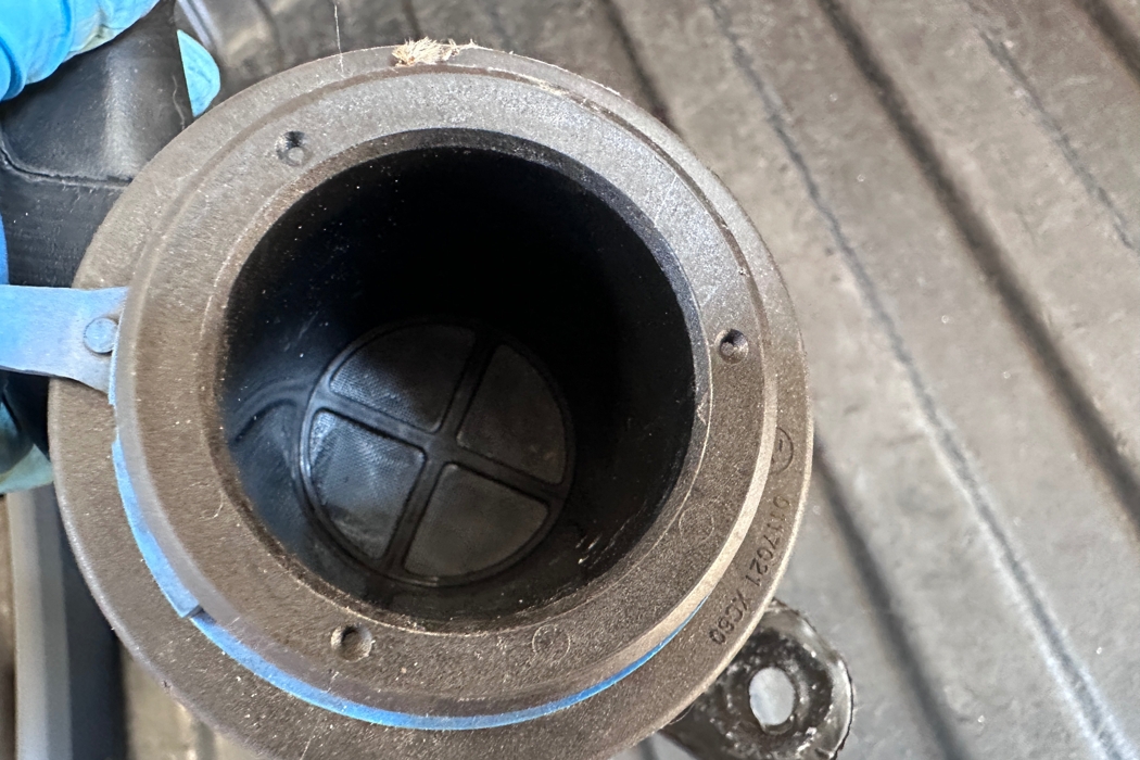 VOLVO V60 2 generation (2018-2023) Window washer liquid tank fill tube 30747572,31468137 31421327