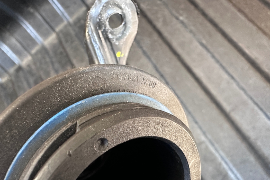 VOLVO V60 2 generation (2018-2023) Window washer liquid tank fill tube 30747572,31468137 31421327