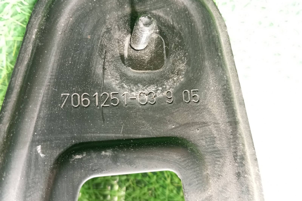 BMW M5 E60/E61 (2004-2010) Citas Balstiekārtas Daļas 7061251 22475429