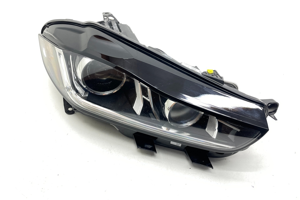 太陽1964 No.13 JAGUAR XE 1 generation (2014-2024) Front Right Headlight