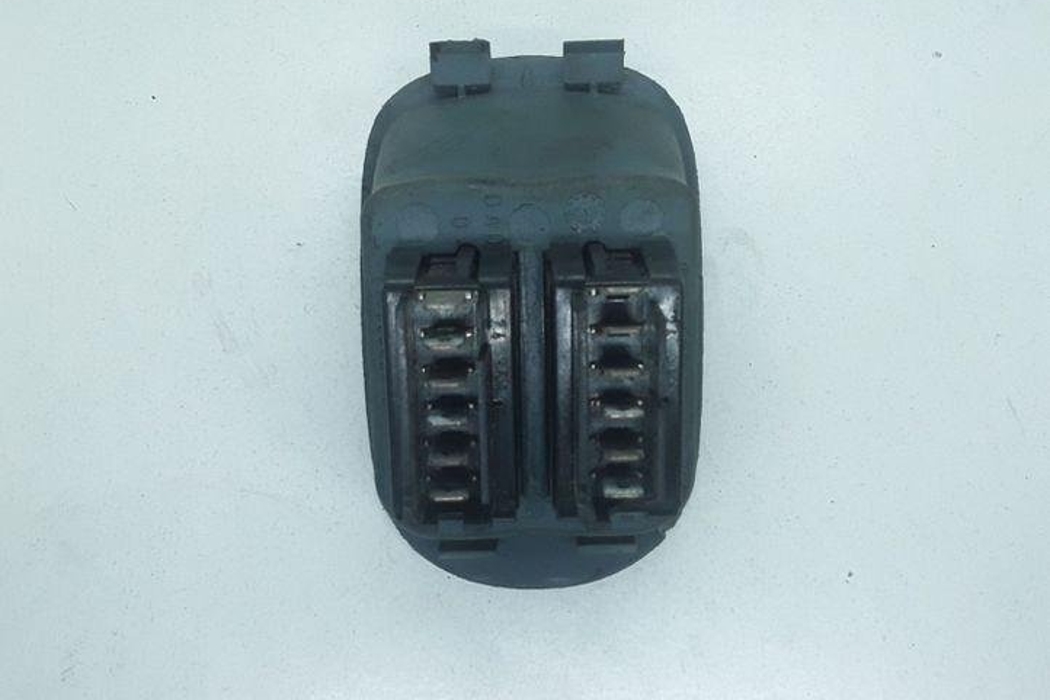 RENAULT Scenic 1 generation (1996-2003) Кнопка стеклоподъемника задней правой двери 7700845910,838100G 25464828