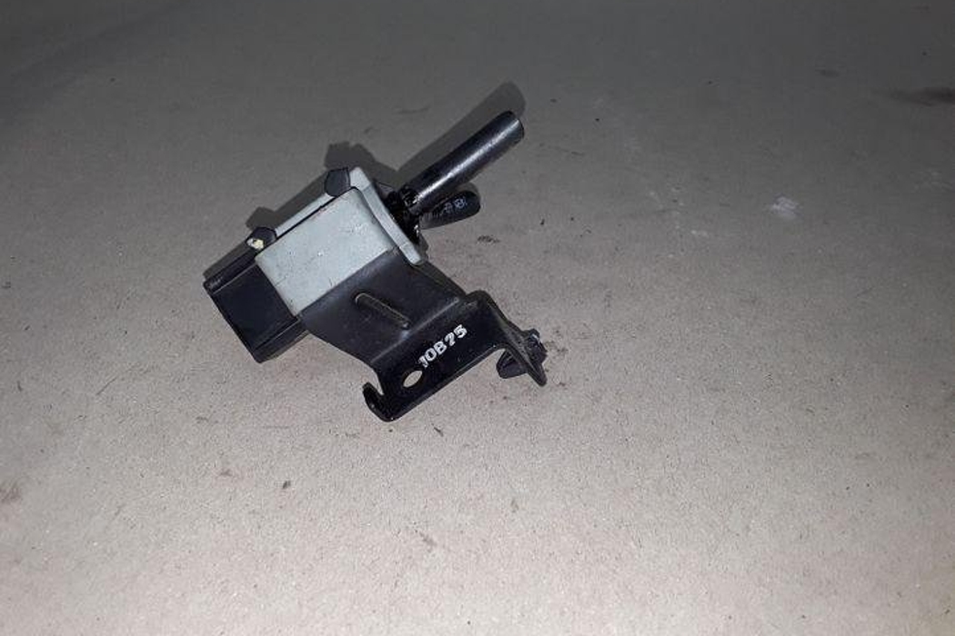 HYUNDAI ix35 1 generation (2009-2015) Vakuuma vārsts 351202A450 25518852