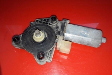 MERCEDES-BENZ C-Class W203/S203/CL203 (2000-2008) Aizmugurējo labo durvju loga vadības motorīts 0130822008,104048XXX 25535442