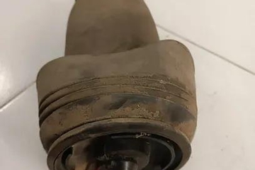 BMW 5 Series E60/E61 (2003-2010) Aizmugurējais labais gaisa balstiekārtas spilvens 10493010 25559174