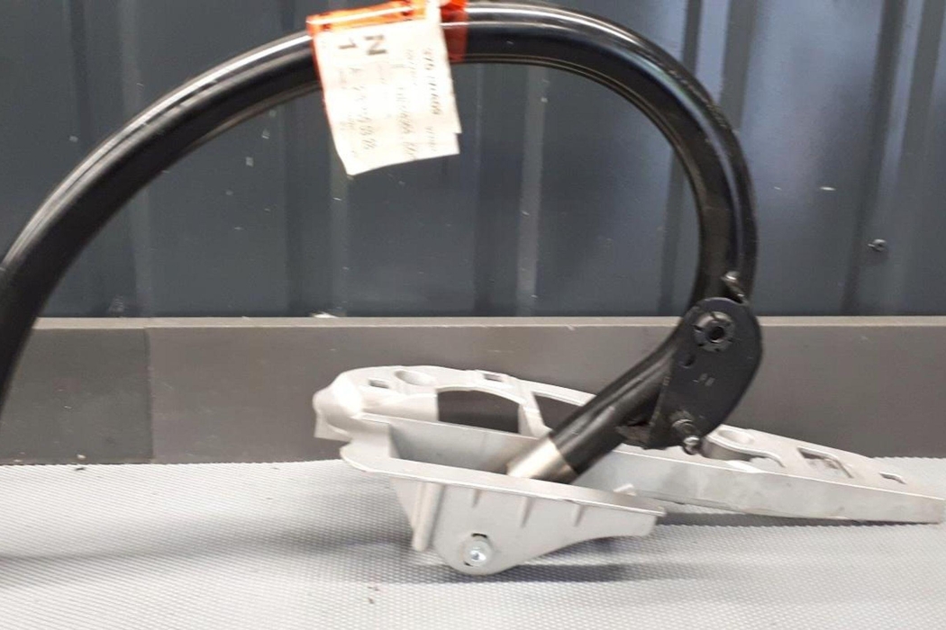 MERCEDES-BENZ E-Class W213/S213/C238/A238 (2016-2024) Labās puses bagāžnieka eņģe A2137500328 30167830