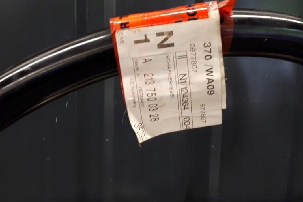 MERCEDES-BENZ E-Class W213/S213/C238/A238 (2016-2024) Labās puses bagāžnieka eņģe A2137500328 30167830