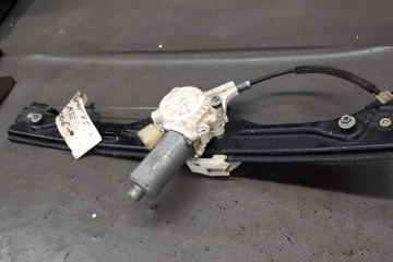 BMW X5 E70 (2006-2013) Front Left Door Window Regulator 6967261 30117910