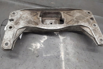 BMW 5 Series E60/E61 (2003-2010) Кронштейн крепления коробки передач 6761106 30119090