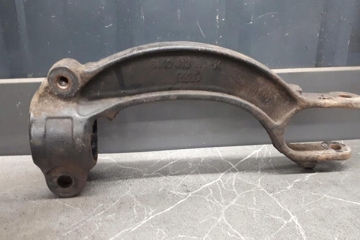 AUDI A4 B8/8K (2011-2016) Front Left Shock Absorber Bracket 8K0413 30171661