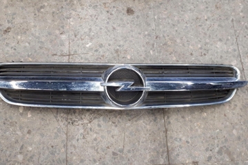 OPEL Vectra C (2002-2005) Priekšējā bampera augšējā reste 13106811 30180950