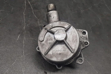 AUDI A4 B5/8D (1994-2001) Vacuum Pump 72218501 30186626