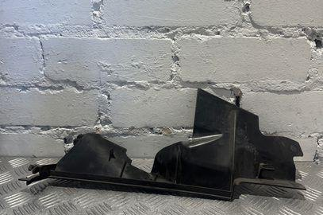 RENAULT Megane 3 generation (2008-2020) Radiator air diverter 214940005R 21507933
