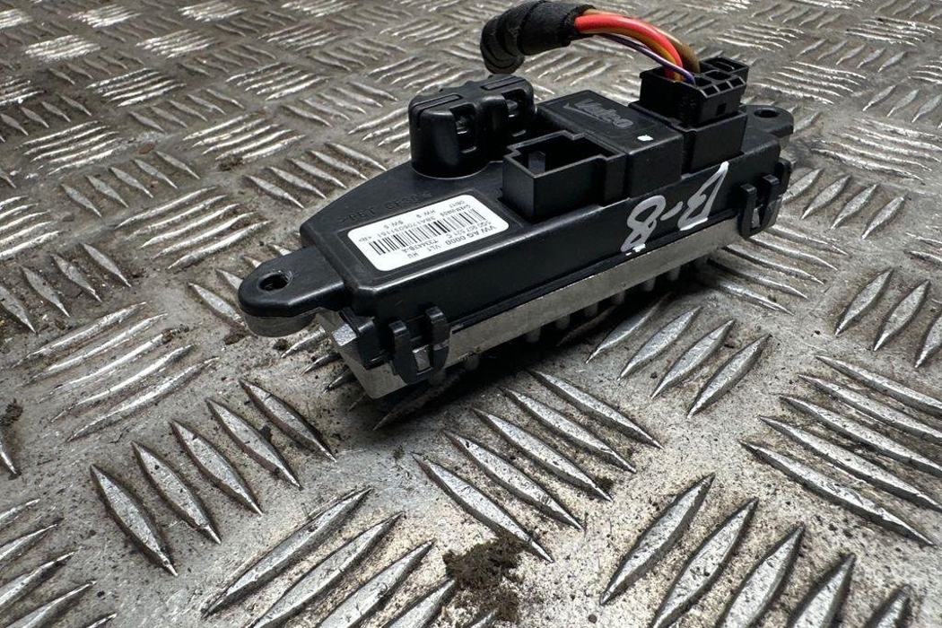 VOLKSWAGEN Passat B8 (2014-2023) Relé ventilátora 3BA170503115,T33443BA,5Q0907521C 32387831