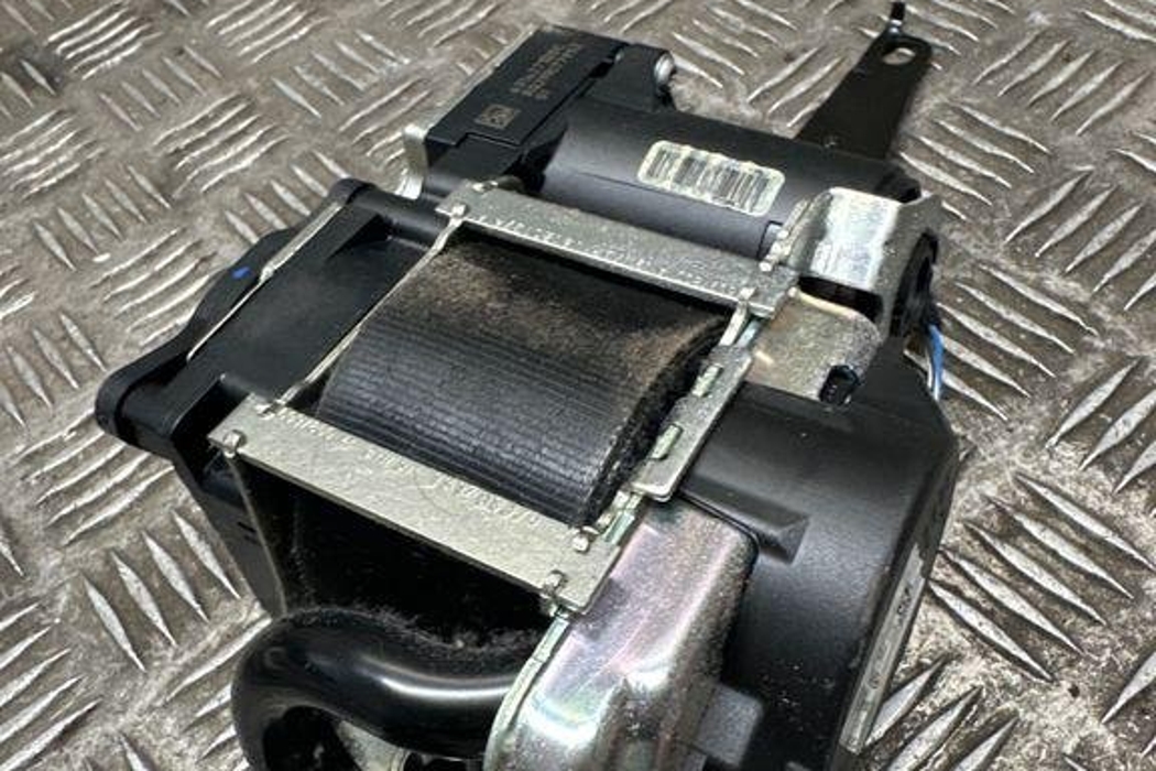 VOLKSWAGEN Passat B8 (2014-2023) Front Right Seatbelt 0589P10021,01CR0000,160217,636199000A 32389391