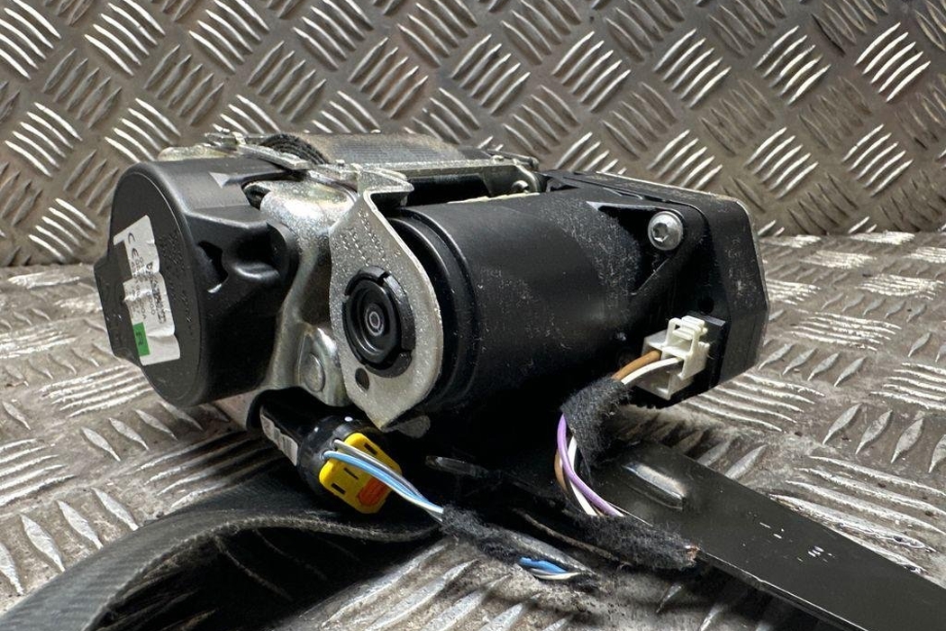 VOLKSWAGEN Passat B8 (2014-2023) Front Right Seatbelt 0589P10021,01CR0000,160217,636199000A 32389391