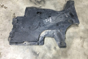 BMW 5 Series G30/G31 (2016-2023) Крышка днища переднего бампера 74850613 30496327