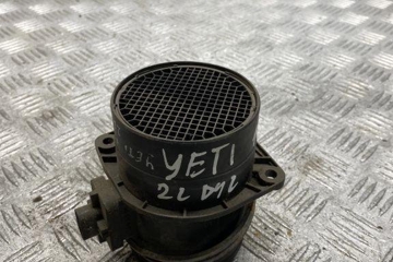 SKODA Yeti 1 generation (2009-2018) Mass Air Flow Sensor MAF 03L906461A 30497671
