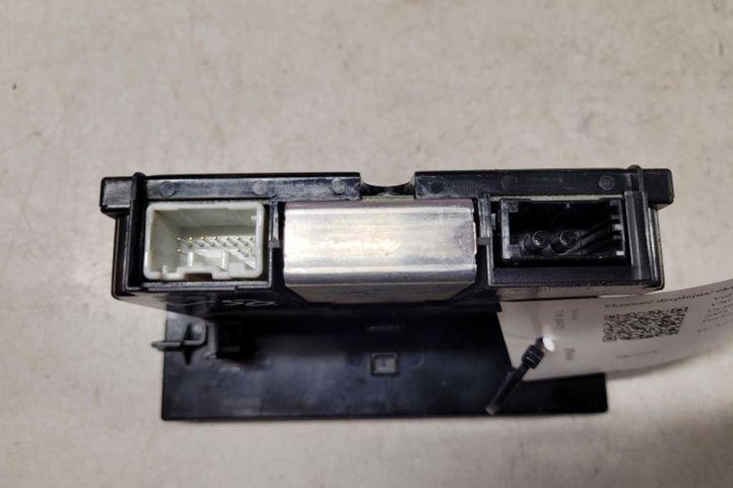 VOLVO V50 1 generation (2003-2012) Navigācijas displejs 30679647,69594580 27054450