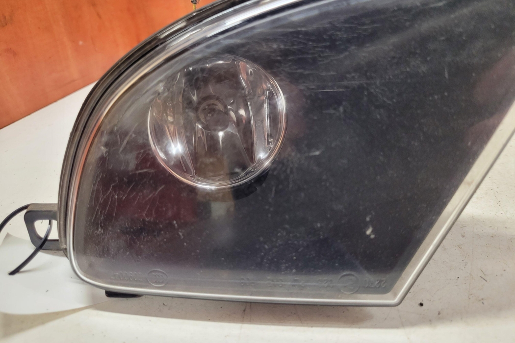 BMW 5 Series E60/E61 (2003-2010) Priekšējais kreisais miglas lukturis 0305083001 28694345