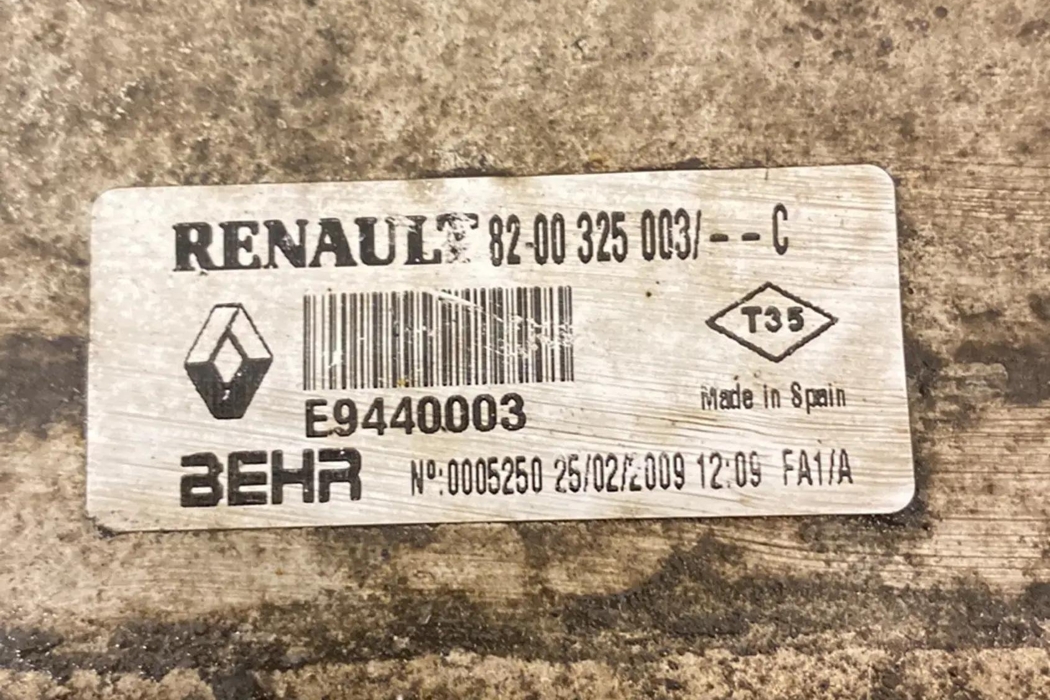 RENAULT Megane 2 generation (2002-2012) Радиатор интеркулера 8200325003 28769791