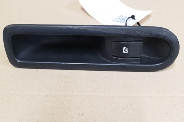 RENAULT Megane 2 generation (2002-2012) Кнопка стеклоподъемника задней правой двери 156013870 28703507