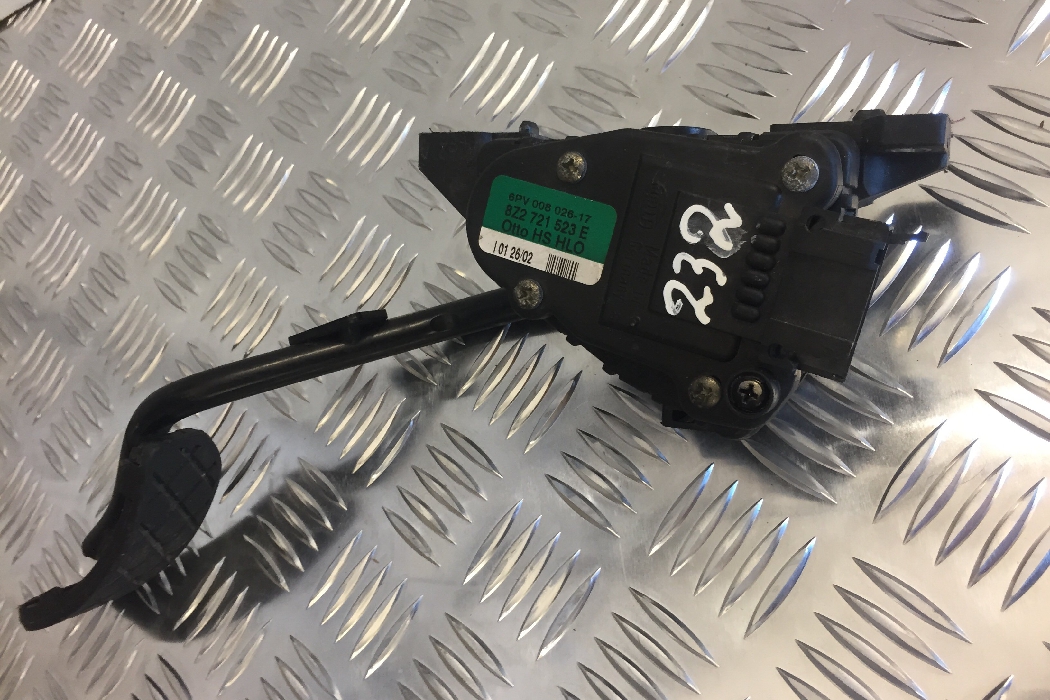 AUDI A2 2000-2005 ACCELERATOR ACCELERATION THRORRTLE PEDAL 8Z2 721 523 B AUDI A2 2000-2005 ACCELERATOR ACCELERATION THRORRTLE PEDAL 8Z2 721 523 B