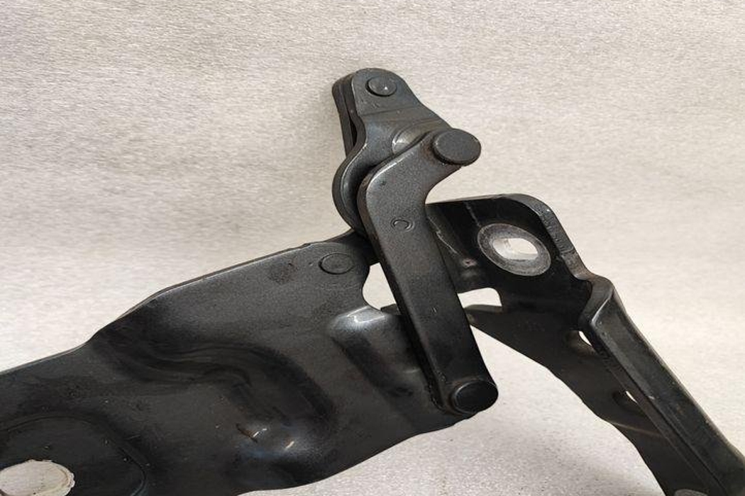 BMW X5 E70 (2006-2013) Front Left Bonnet Hinge 7208627 27439431