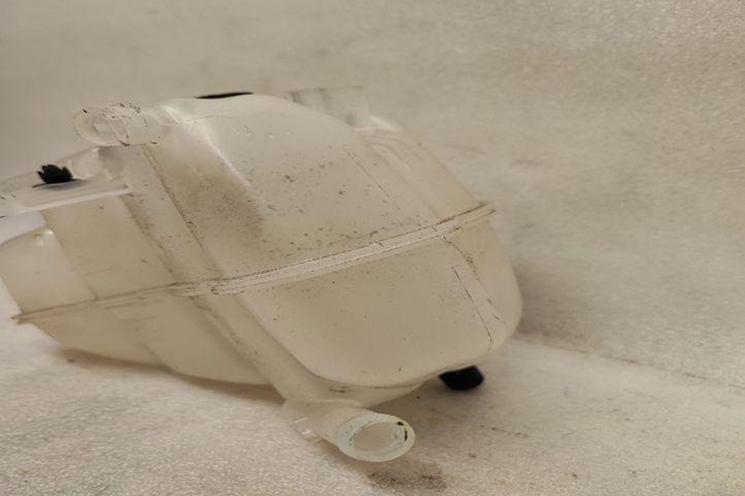 VOLVO XC90 2 generation (2014-2024) Expansion Tank 31368311 27439564