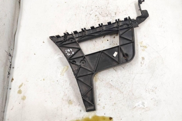 AUDI A4 B8/8K (2011-2016) Aizmugurējā kreisā bampera stiprinājums 8K5807453 31480431