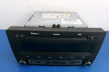 SKODA Octavia 2 generation (2004-2013) Mūzikas atskaņotājs ar Navigāciju / GPS 1Z0035161F 30450321