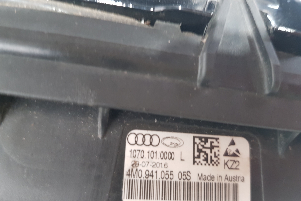 AUDI Q7 4M (2015-2024) Противотуманка бампера передняя правая 4M094105505S 14994776