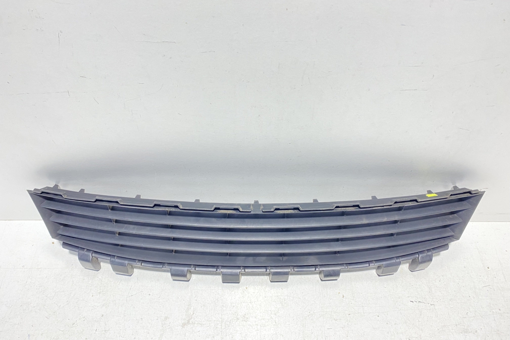 RENAULT Megane 2 generation (2002-2012) Нижняя решетка переднего бампера 8200412379 17257856