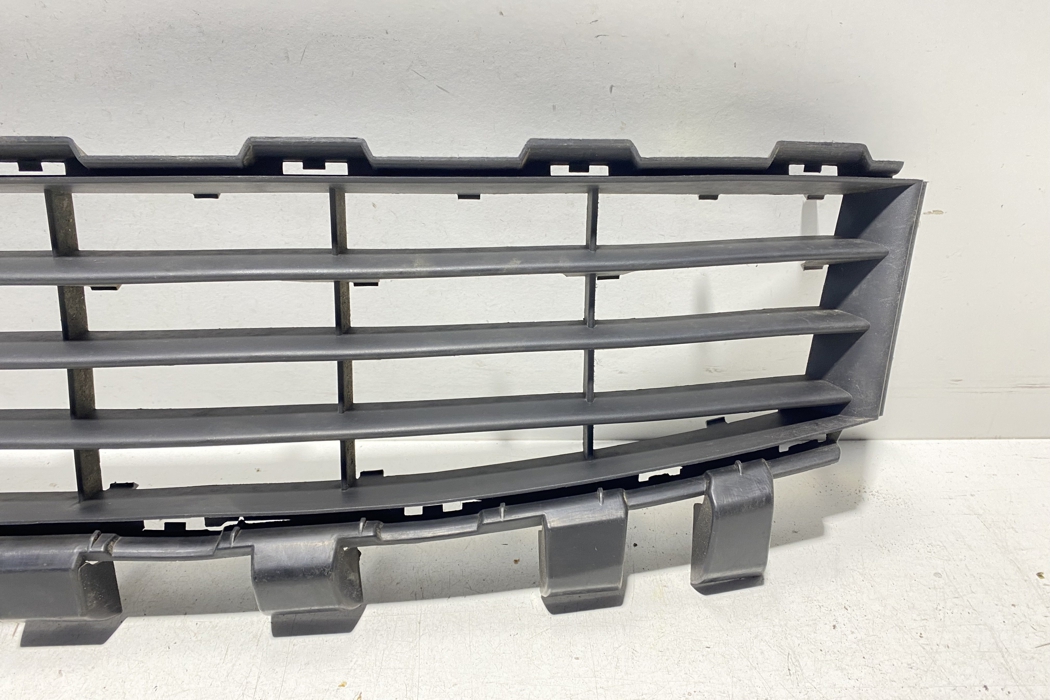 RENAULT Megane 2 generation (2002-2012) Нижняя решетка переднего бампера 8200412379 17257856