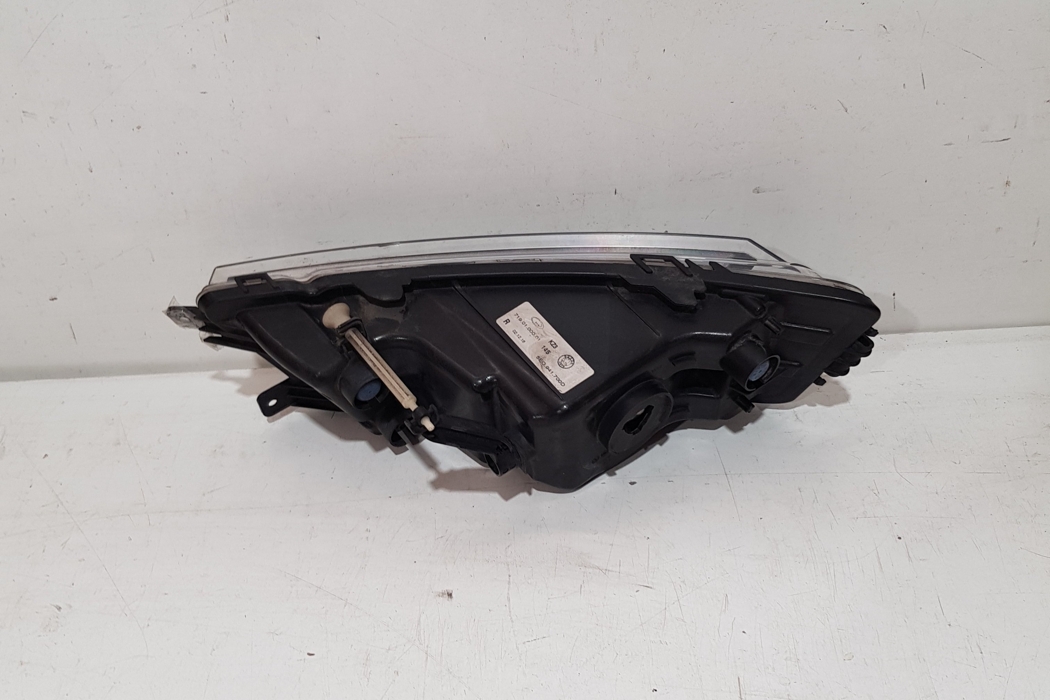 SKODA Octavia 3 generation (2013-2020) Front Right Fog Light 5E0941700D 30307749