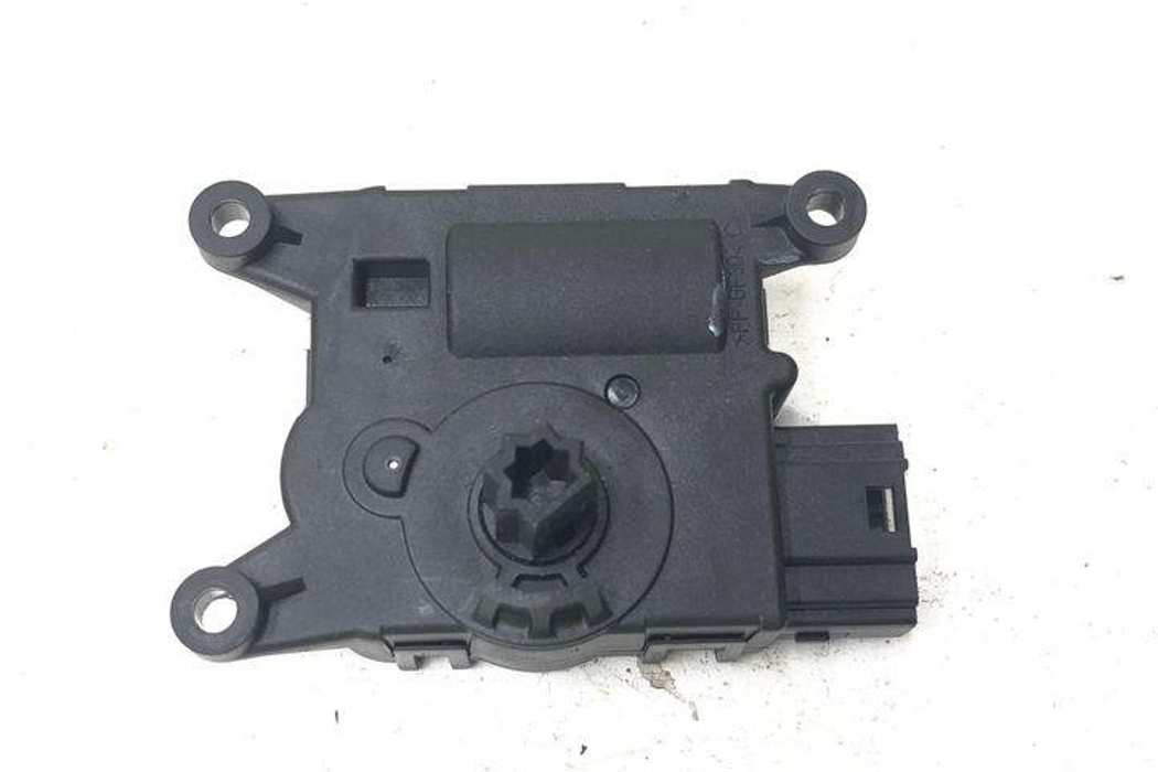 RENAULT Scenic 3 generation (2009-2015) Клапаны управления внутренним подогревом 2707121A,T1020411F,1000191010 21315246