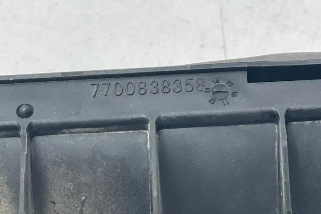 RENAULT Megane 3 generation (2008-2020) Body Ventilation Grilles 7700838358 27252725