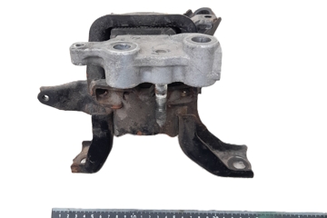TOYOTA Prius 3 generation (XW30) (2009-2015) Dzinēja stiprinājums/spilvens labajā pusē 1230537160 32093947