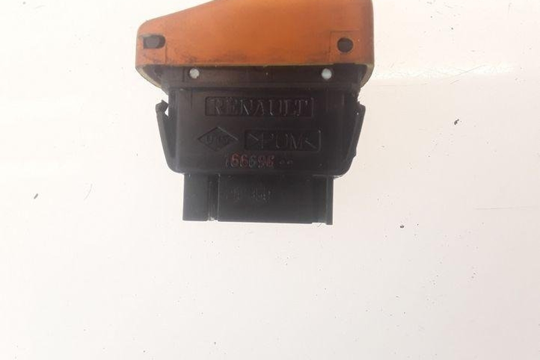 RENAULT Megane 1 generation (1995-2003) Aizmugurējo labo durvju loga pacelšanas slēdzis 166696 20731431