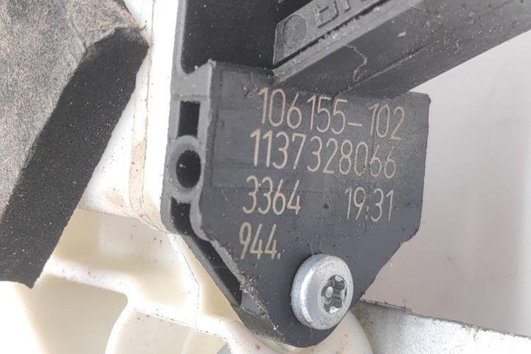 OPEL Vectra C (2002-2005) Front Left Door Window Regulator 0130822011,106155102,1137328066 20747137