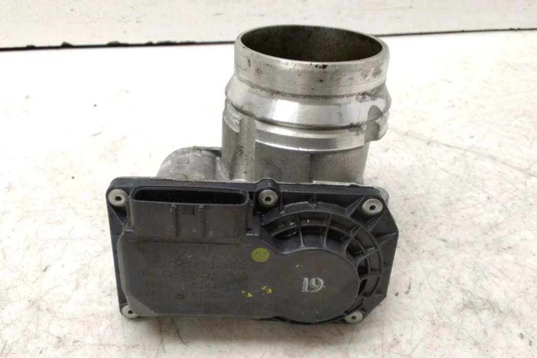 VOLVO XC40 1 generation (2017-2024) Throttle Body 32202650 30424918